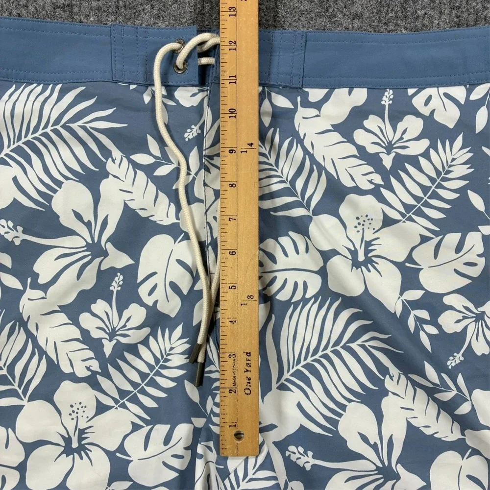 American Eagle Mens Swim Trunks Size 2XL Blue White Floral Board Shorts